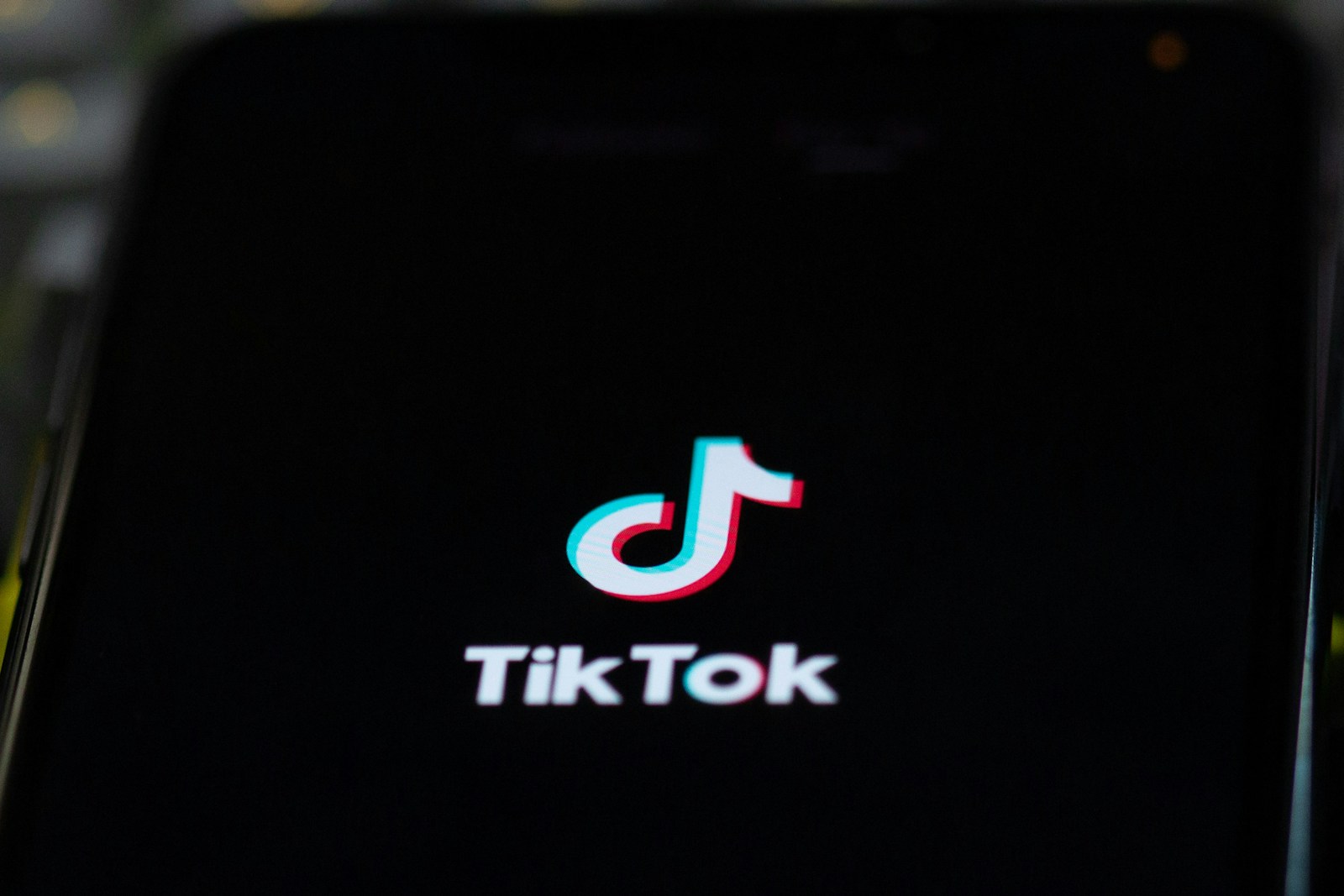 TikTok's New AI Tool Transforms Long Videos into Vertical Clips