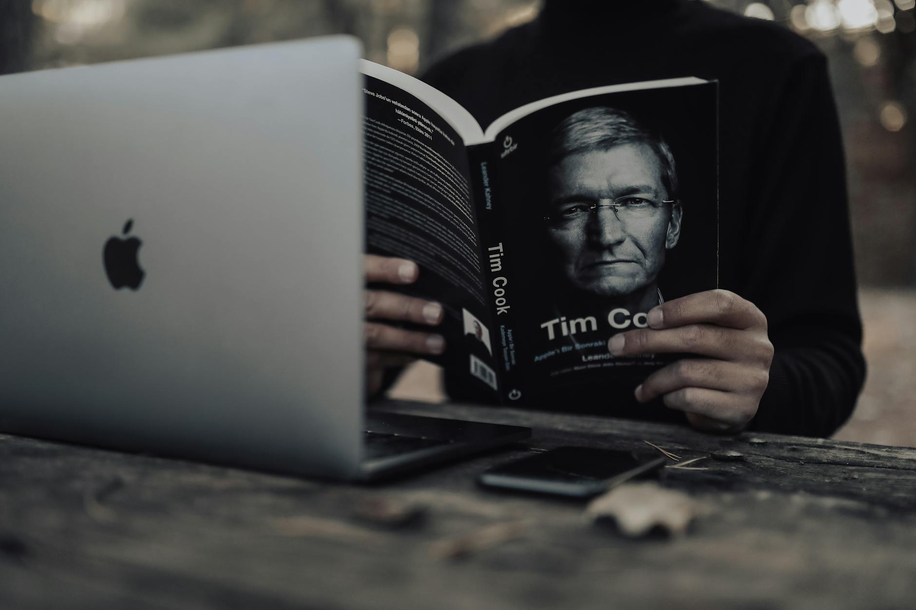 Tim Cook to Step Down as Apple CEO: What’s Next for the Tech Giant? - Tech
