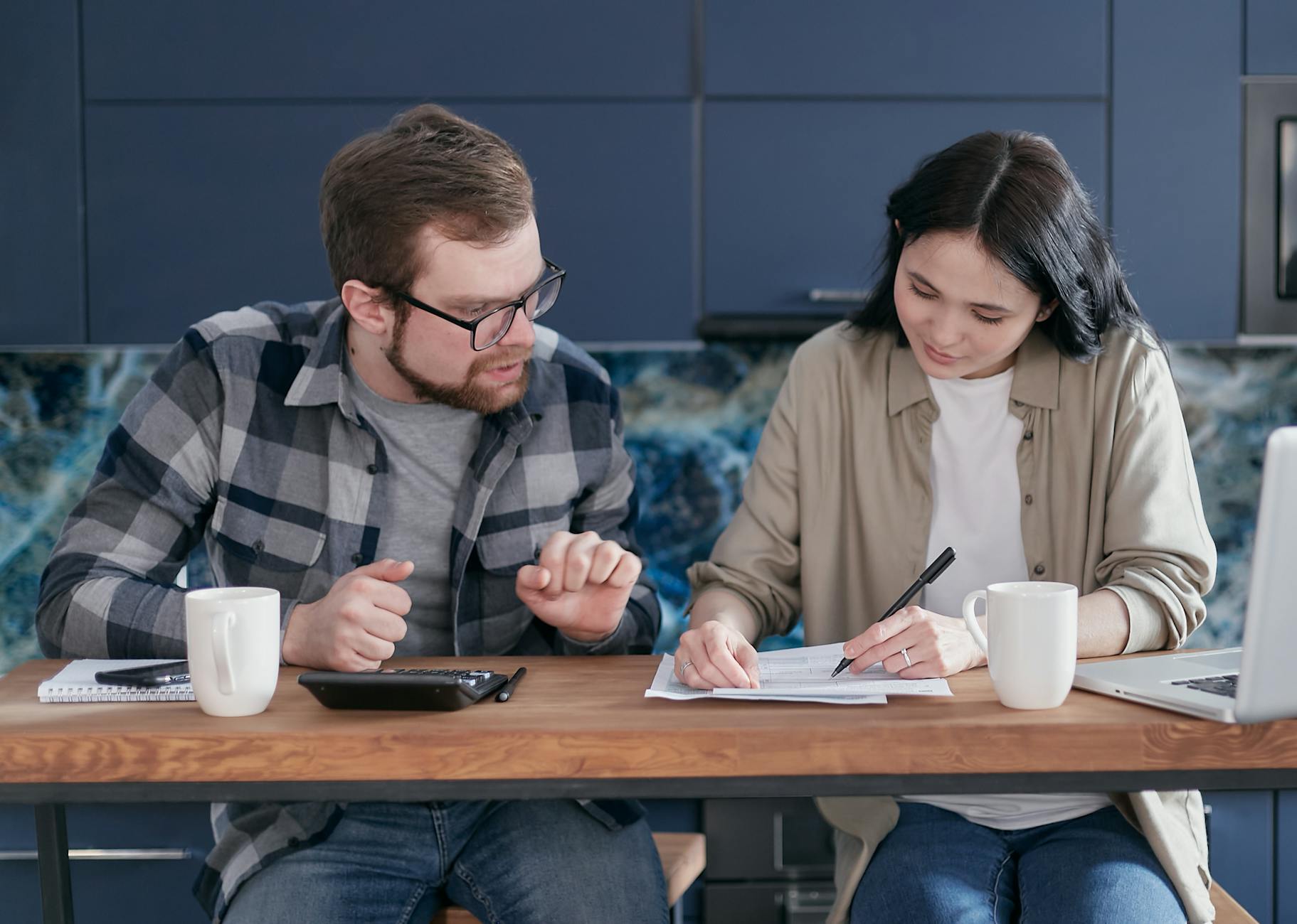 Top 5 Budget-Friendly Detective Games on Amazon for Your Next Hangout - Game