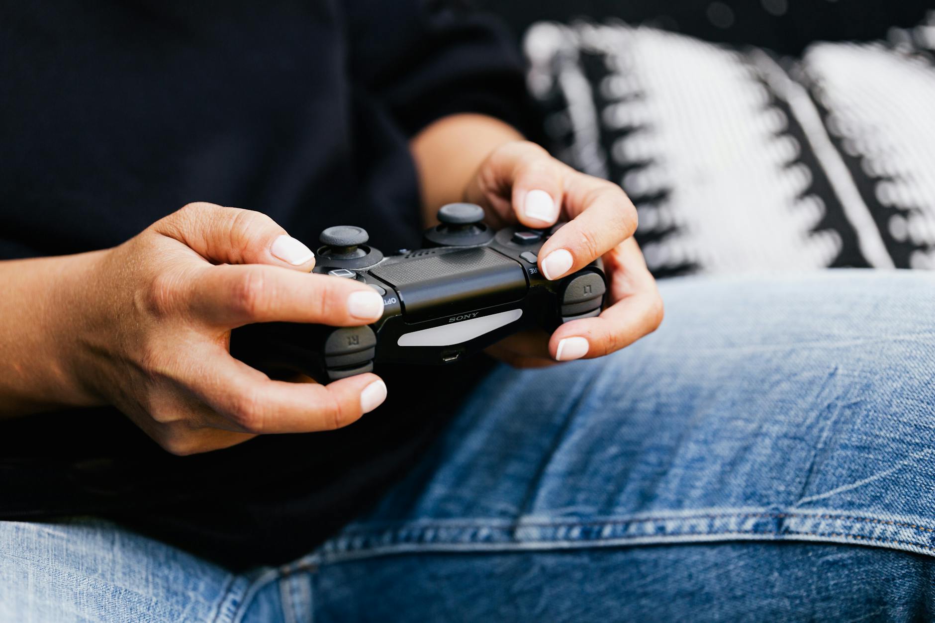 Top 5 Must-Play Single Player Games on PlayStation Plus - Game