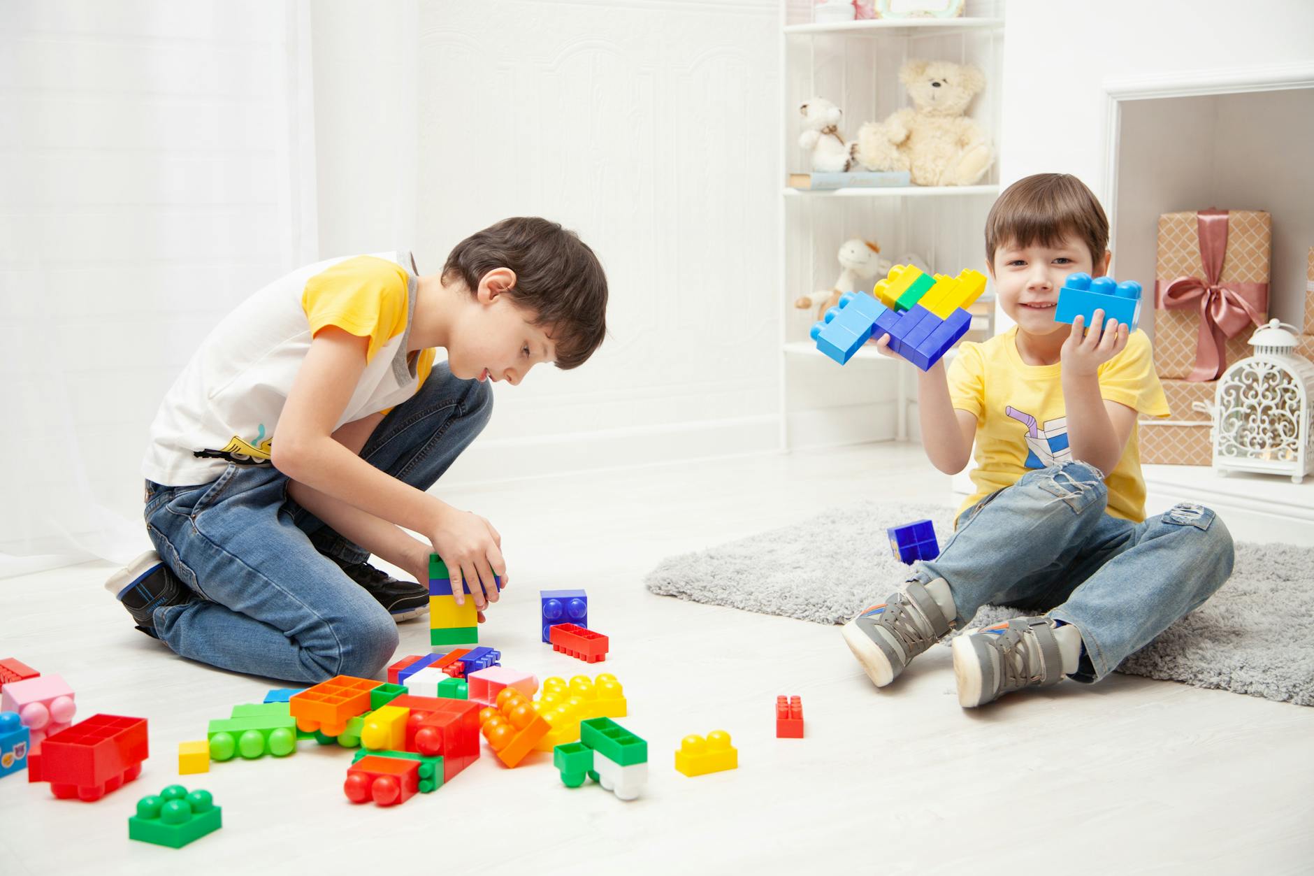 7 Unique LEGO Alternatives on Amazon for Nerdy Collectors - Tech