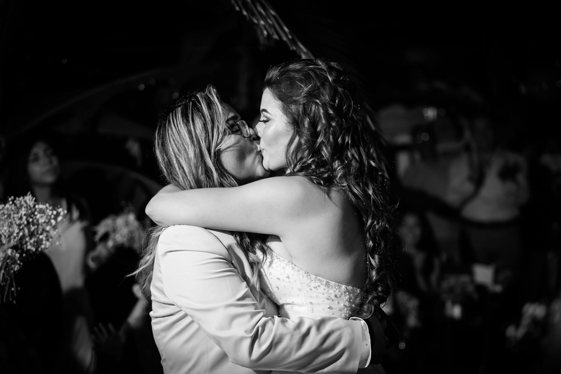 Unique Weddings: Moscow Metro Hosts First Marriage Ceremonies - Lifestyle
