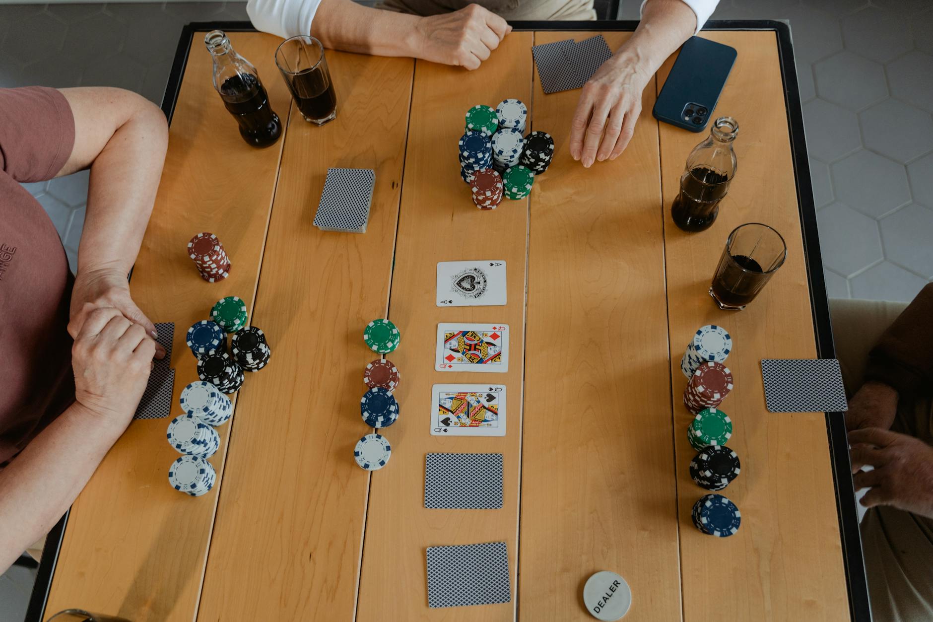 VkusVill Launches Fun Card Game for Family Gatherings - Lifestyle