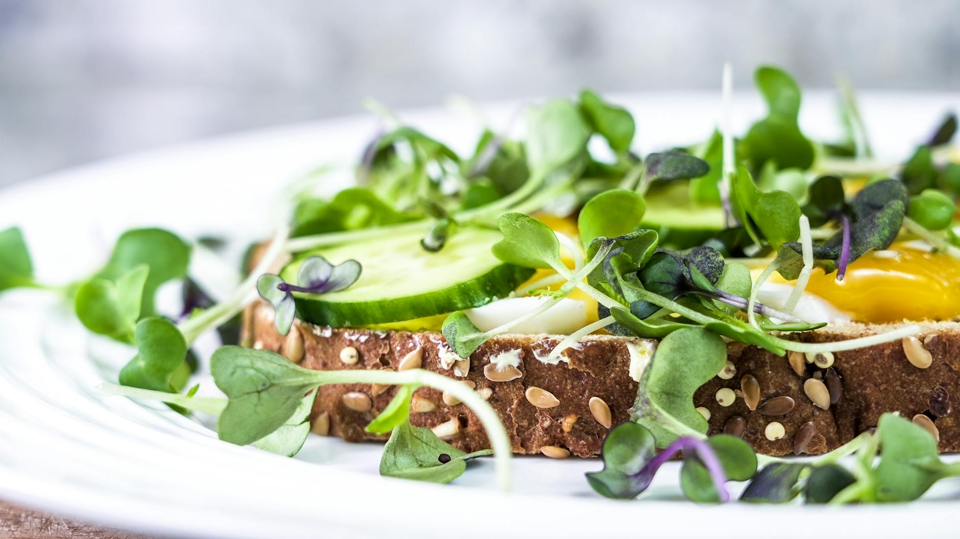 VkusVill Launches Microgreen Seed Packets at Bread Factory - Lifestyle