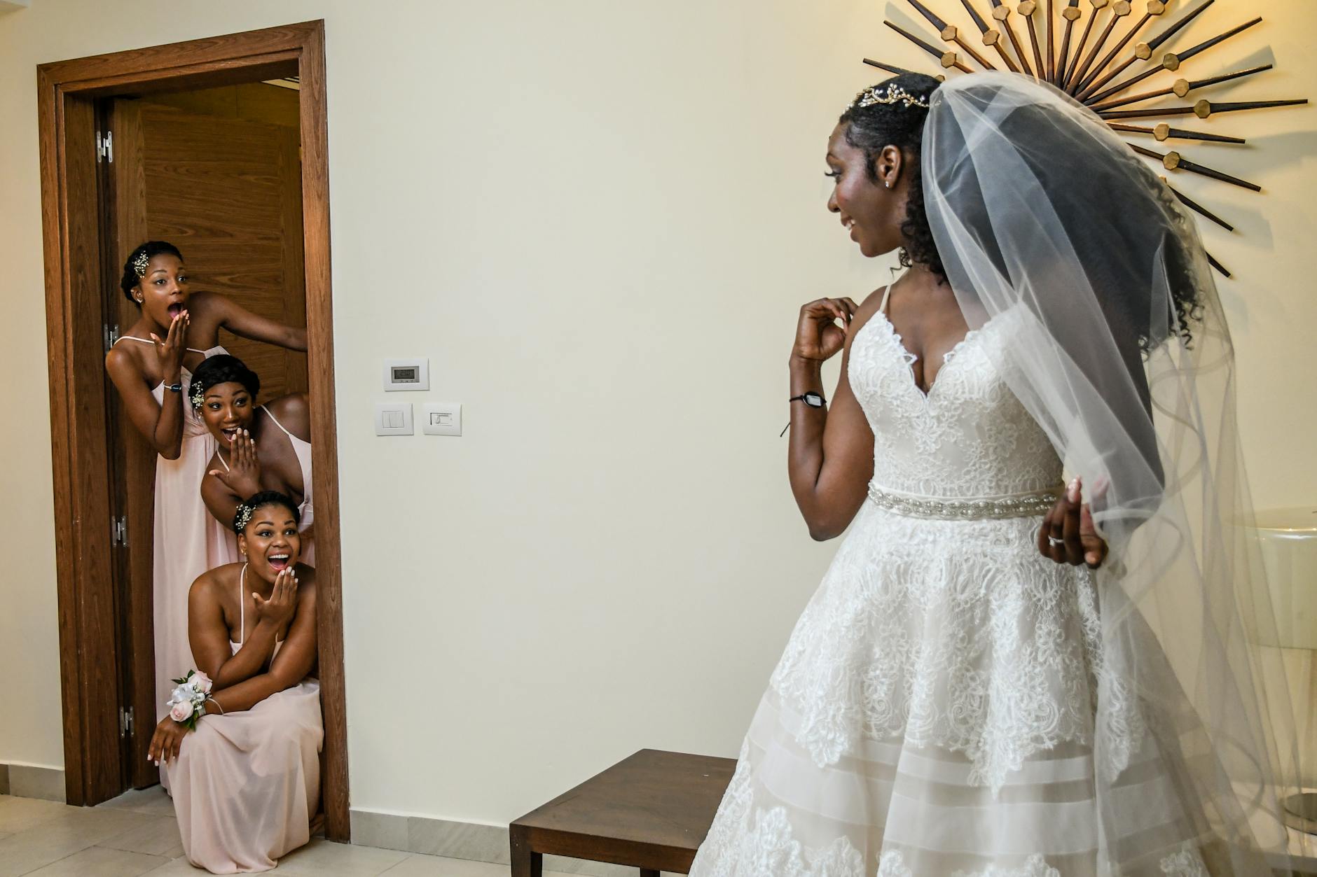 Wedding Plans Go Awry in New Teaser for 'What a Drama!' - Cinema