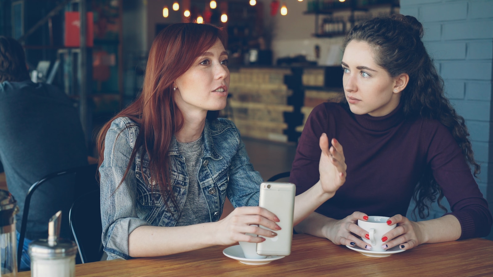 Women Use AI More Politely Than Men, Study Reveals