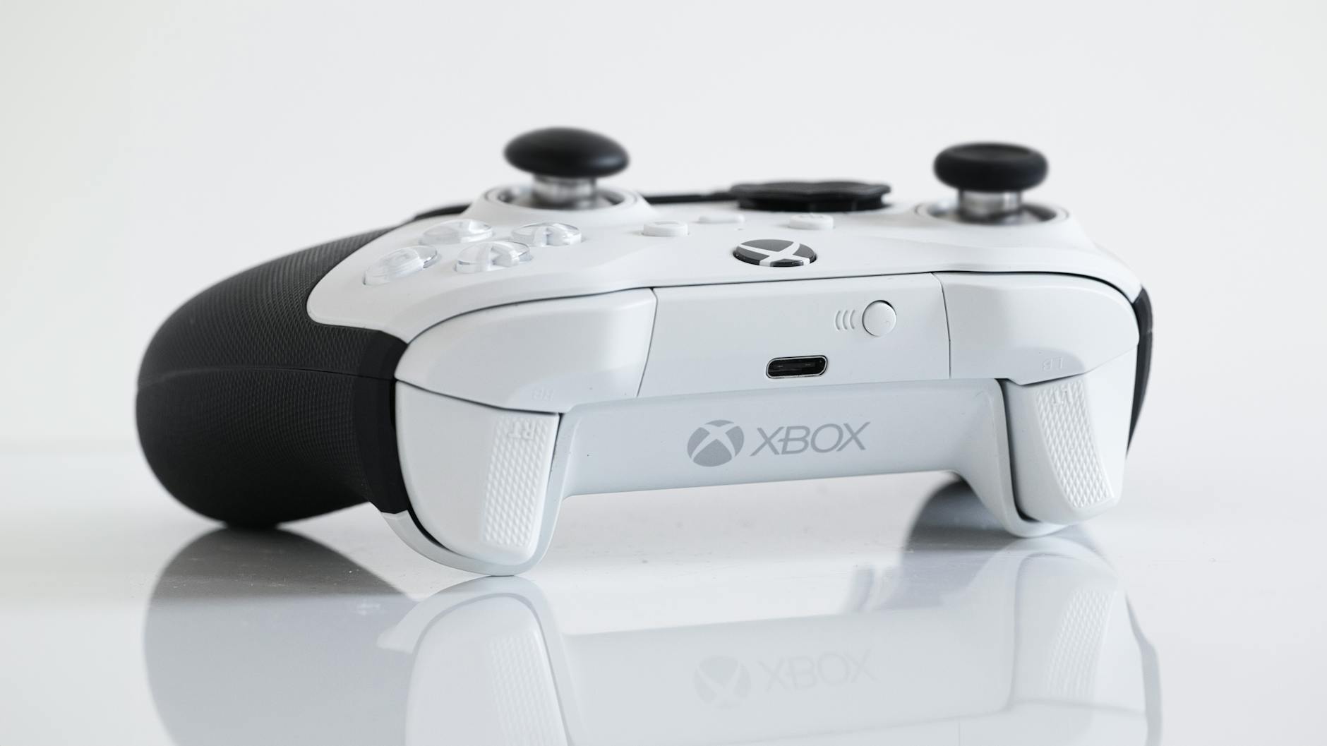Unbeatable Deal: Xbox Elite Wireless Controller Discount on Amazon - Game