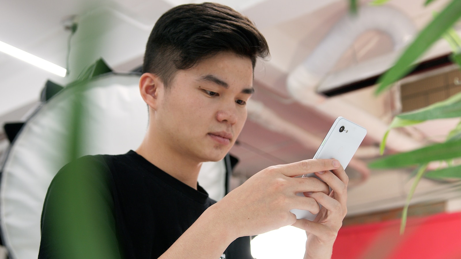 Xiaomi's Bold Move: 17th Gen Smartphones Without 16th!