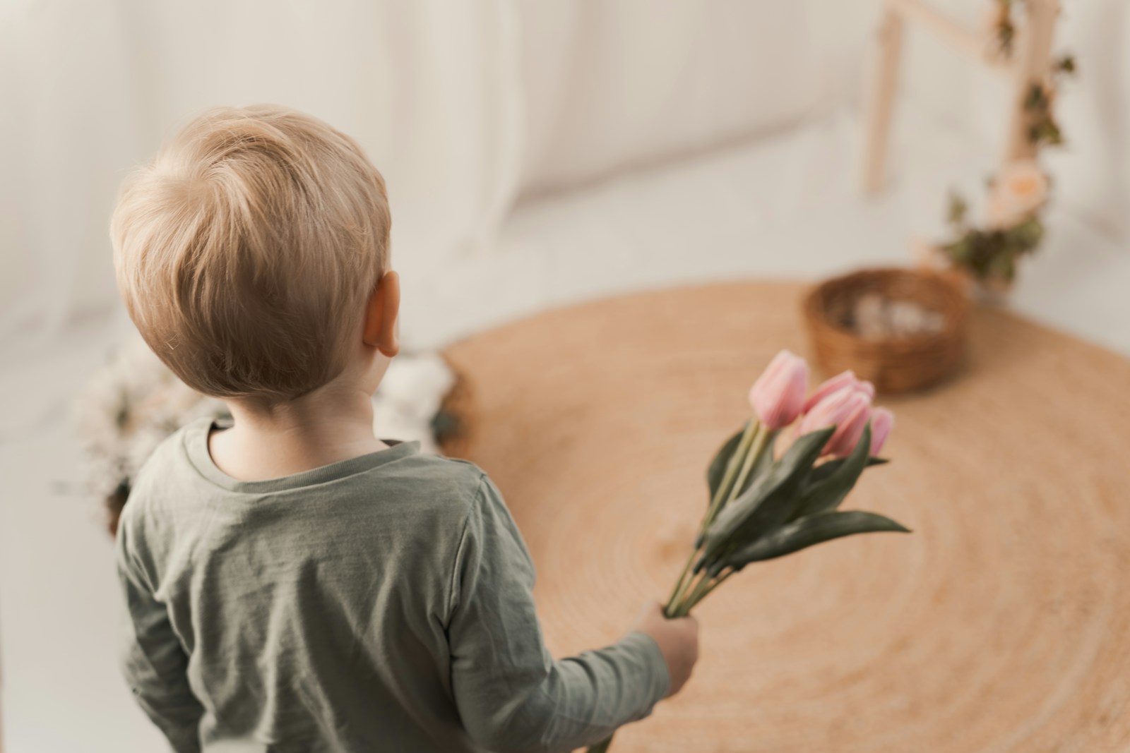 Heartwarming Story: Young Boy Denied Flowers for Mom on Women's Day - News